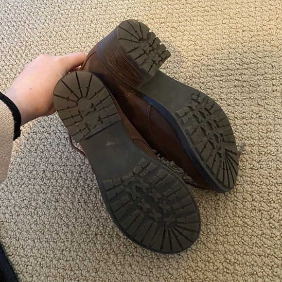 Brown lace up ankle booties - Picture 5 of 10